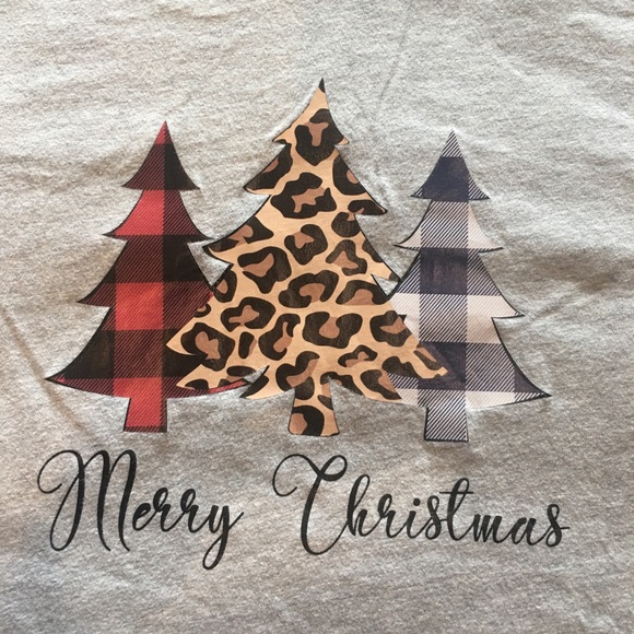 Gildan Tops - Merry Christmas gray t-shirt, leopard, Buffalo plaid, size large